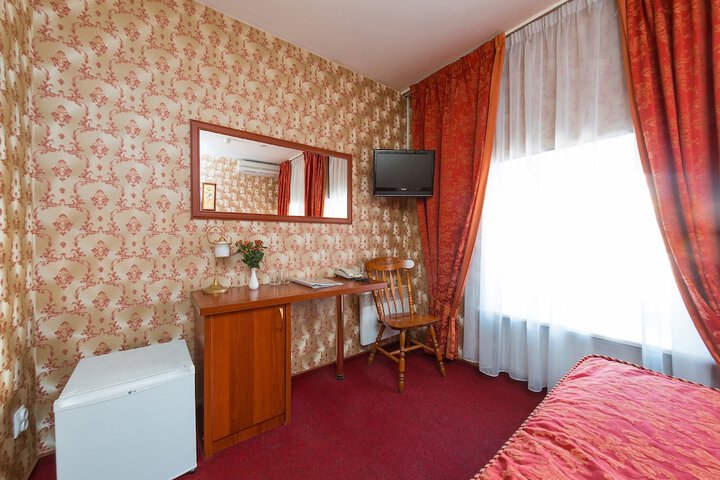 Room 19 of 114