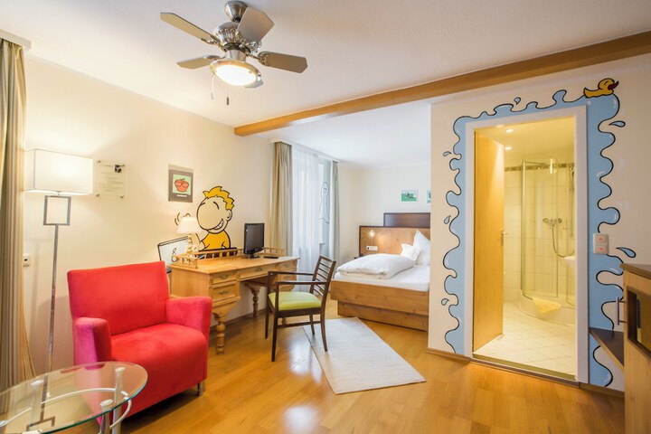 Room 17 of 35