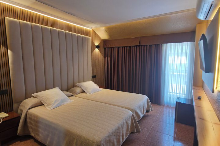 Room 32 of 86