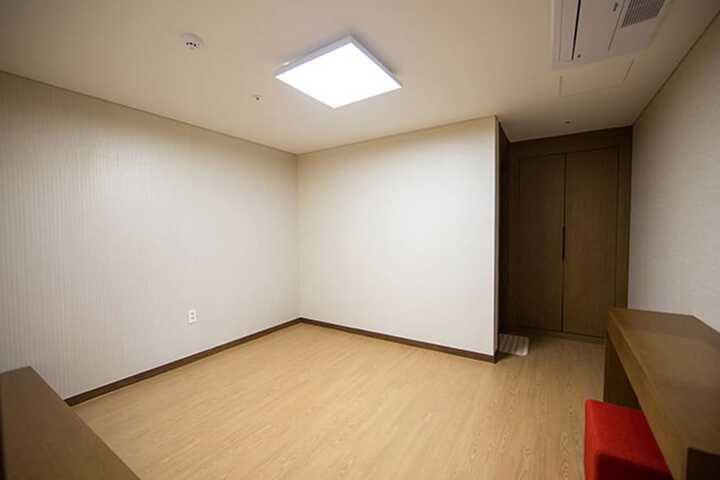 Room 3 of 26