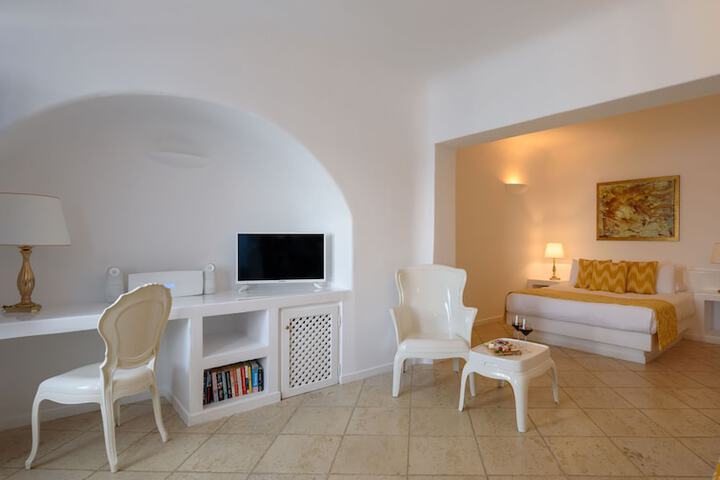 Room 5 of 266