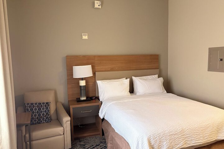 Room 5 of 40