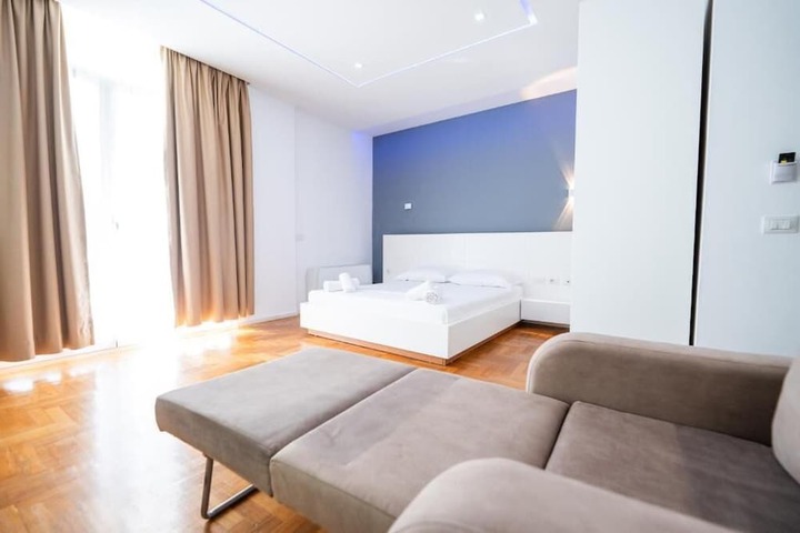 Room 15 of 30