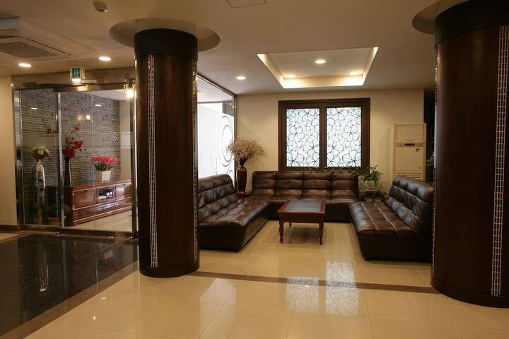 Hotel Lobby