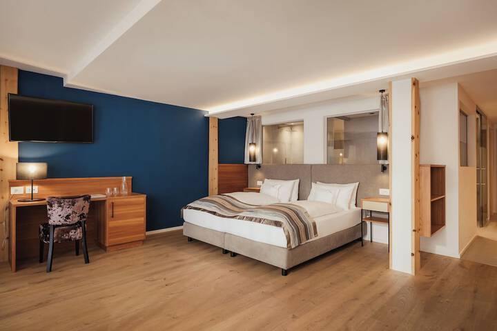 Room 15 of 49