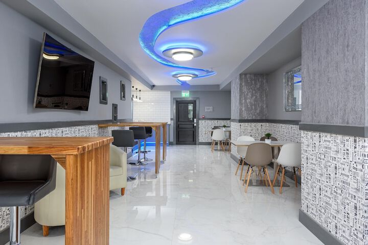 Hotel Interior 16 of 137