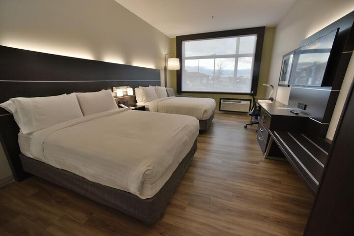 Quadruple Queen Size Bed (2 of 10)