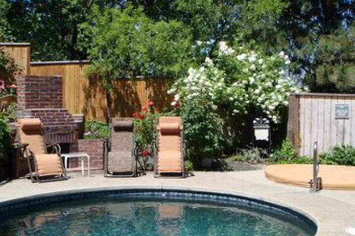 Pool 33 of 35