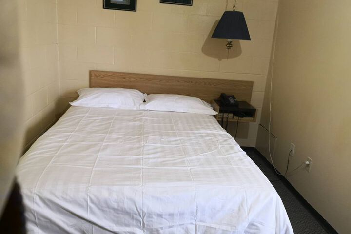Room 2 of 11