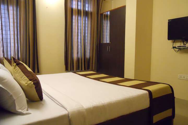 Room 3 of 7
