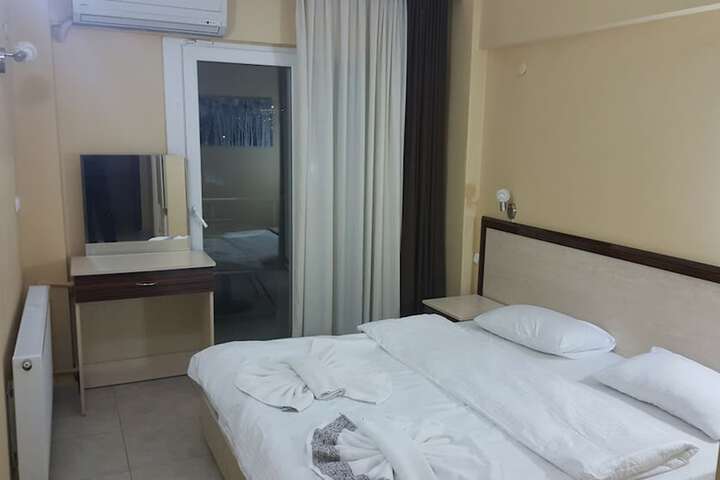 Room 4 of 34