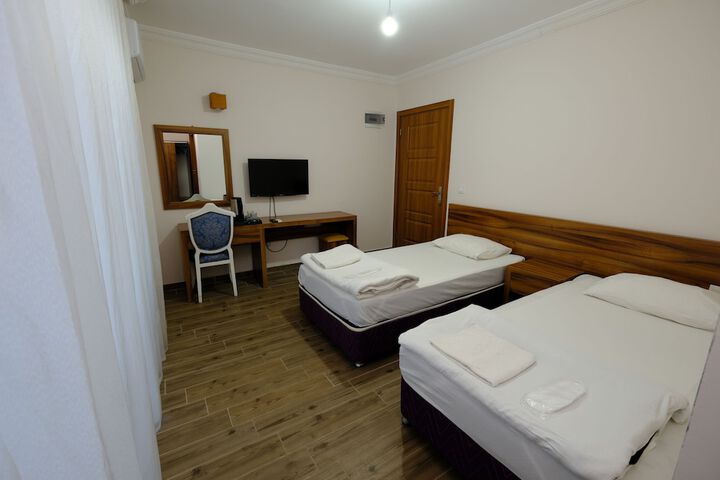 Room 11 of 29