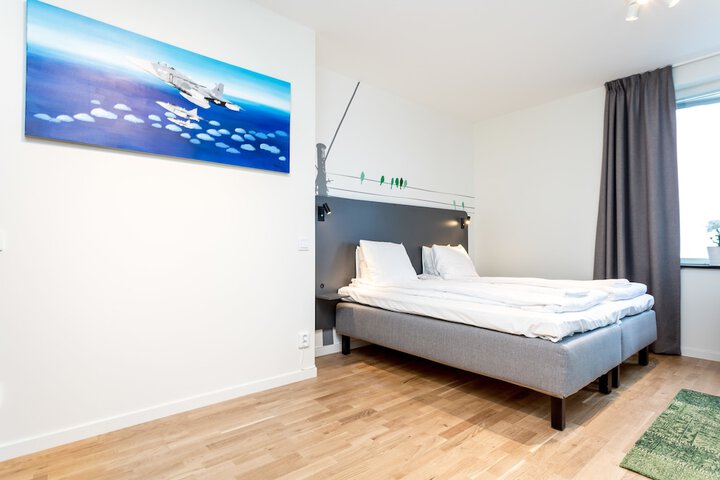 Room 12 of 37