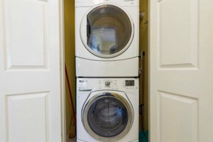 Laundry 18 of 41