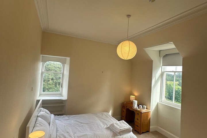 Room 4 of 32