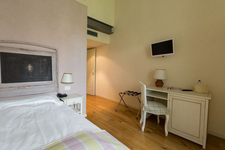 Room 7 of 75