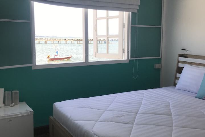 Room 7 of 27