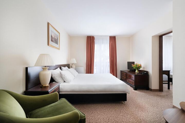 Room 11 of 62