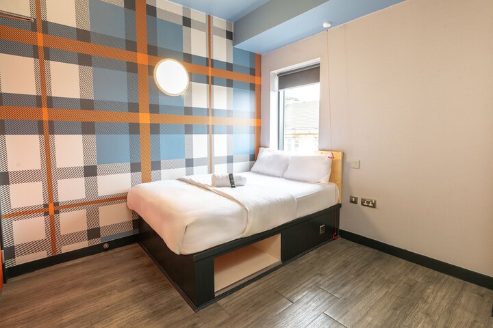 Room 21 of 46