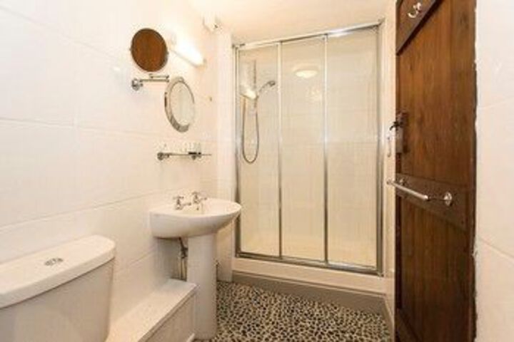 Room 5 of 23