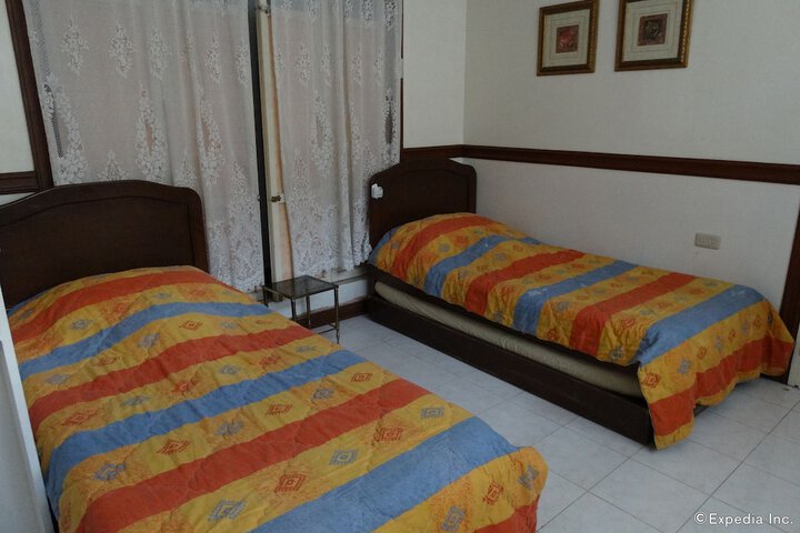 Room 7 of 28