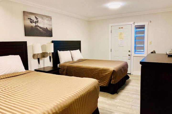 Room 4 of 76