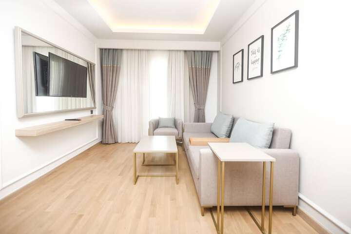 Room 52 of 203