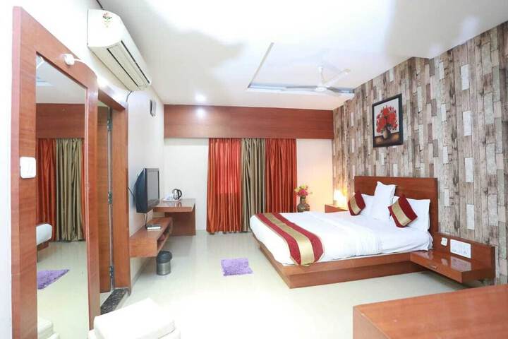 Room 9 of 31