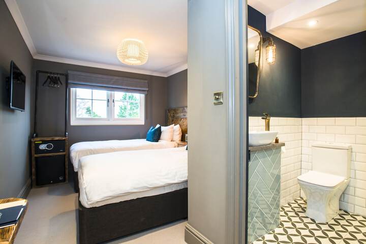 Room 15 of 41
