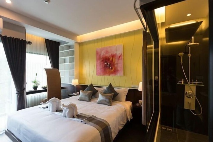 Room 25 of 87