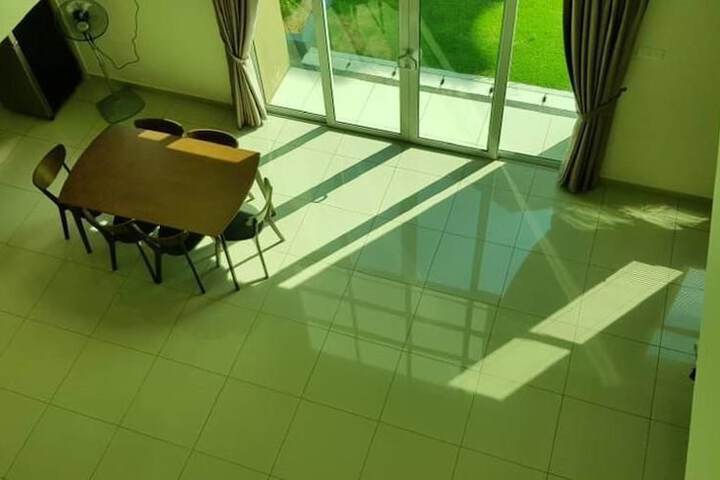 Room 8 of 22