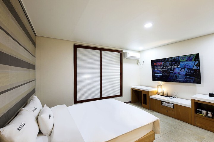 Room 19 of 47