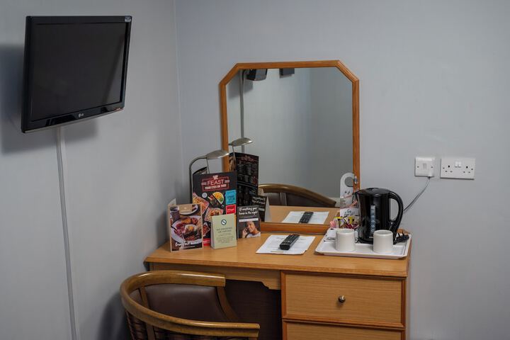 Room 12 of 36