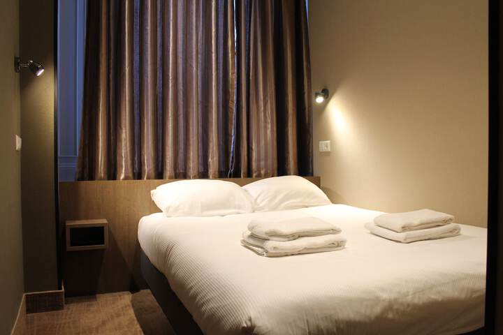 Room 4 of 34