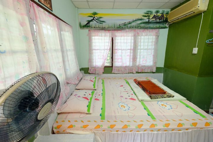 Room 9 of 31