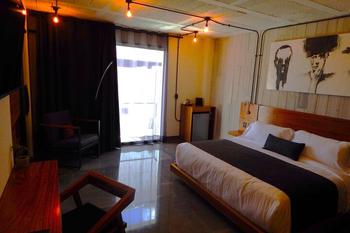 Room 25 of 51