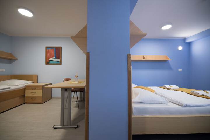Room 52 of 69