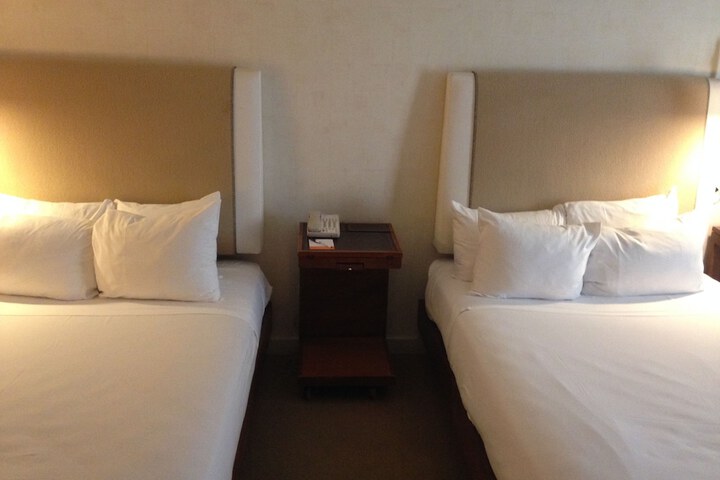 Room 8 of 82