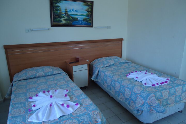 Room 3 of 39