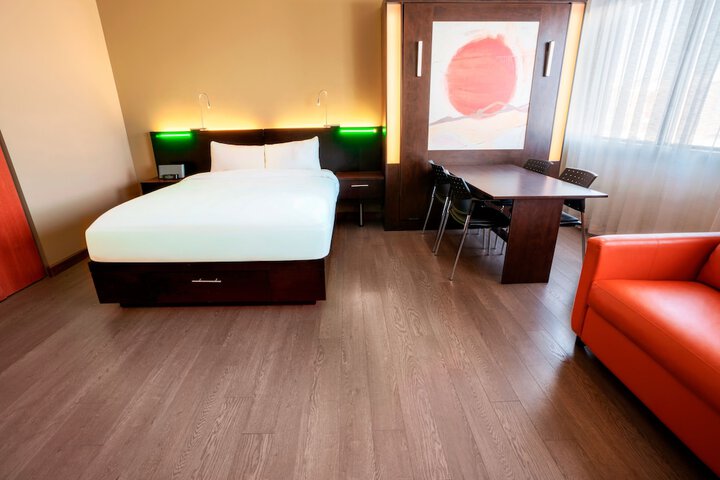Room 30 of 62