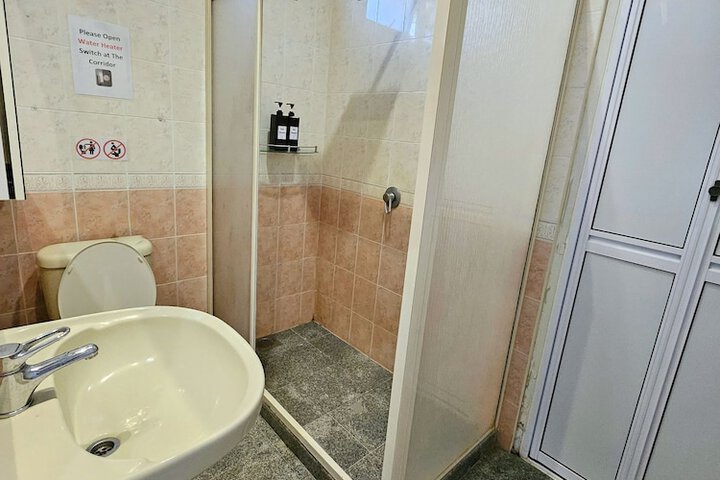 Room 44 of 62