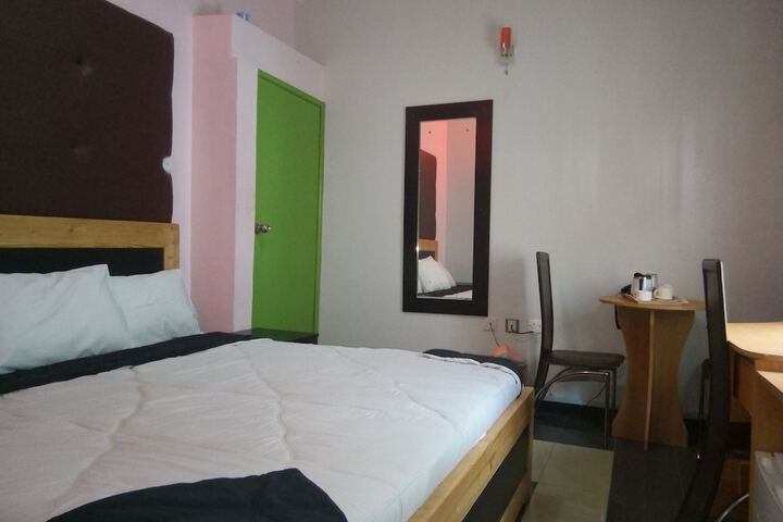 Room 4 of 23