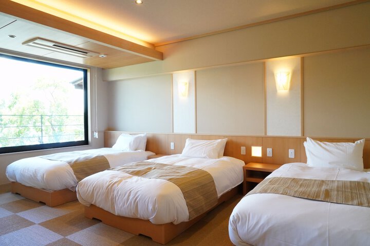 Room 14 of 104