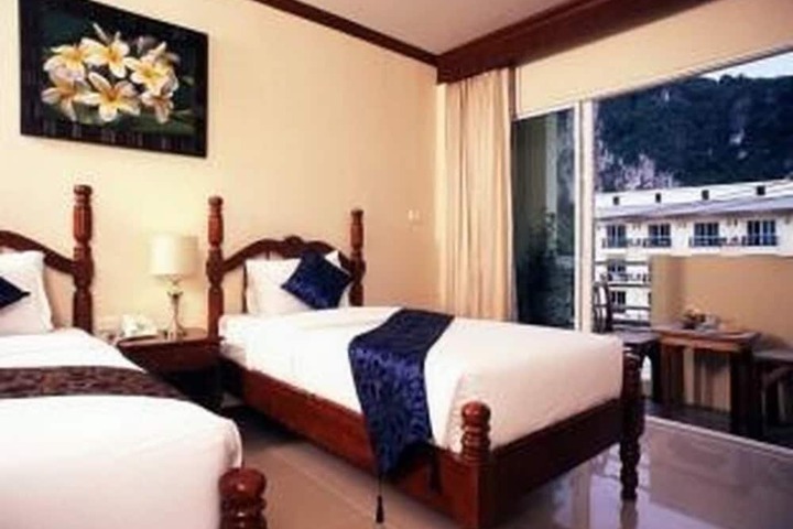 Room 19 of 35