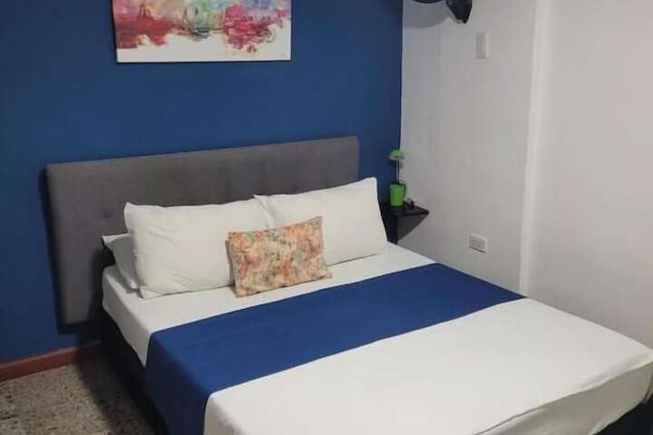 Room 2 of 32