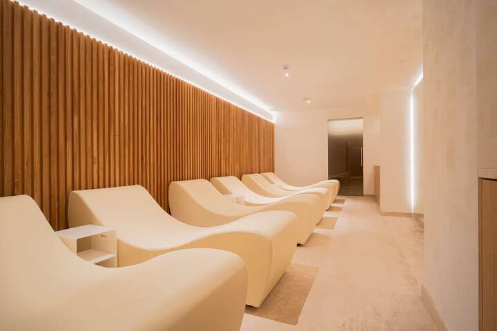 Spa 28 of 33