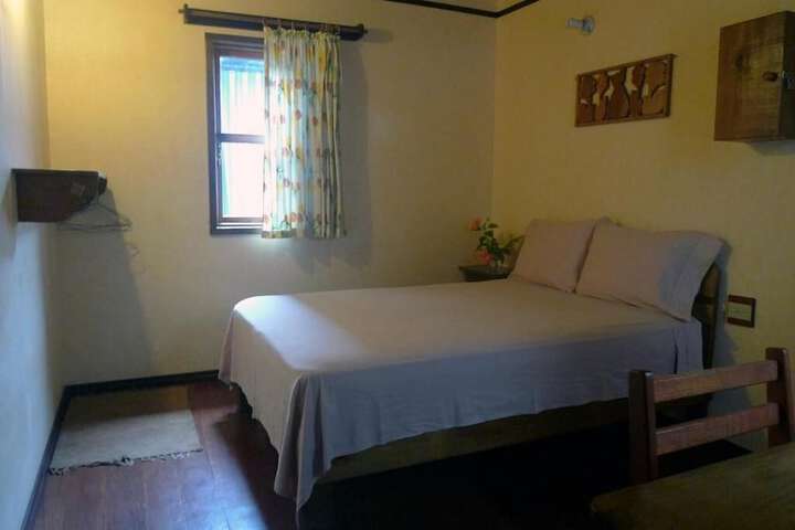 Room 5 of 10