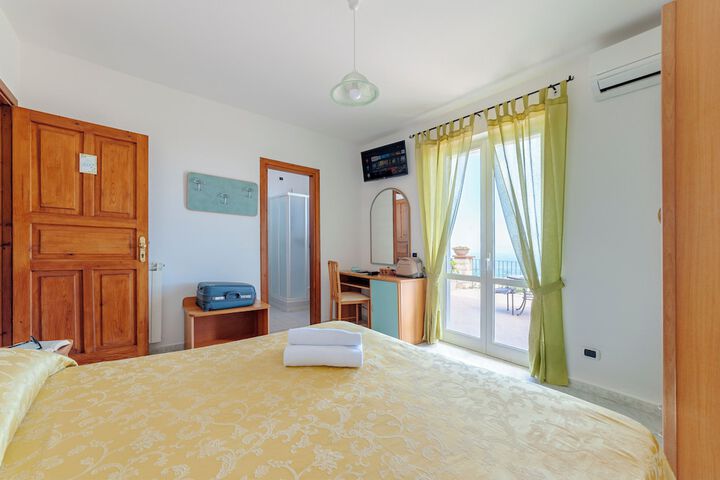 Room 15 of 63