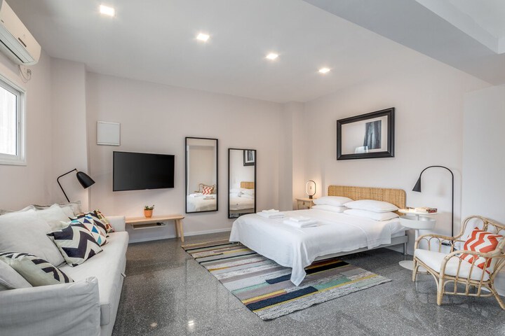 Room 2 of 39
