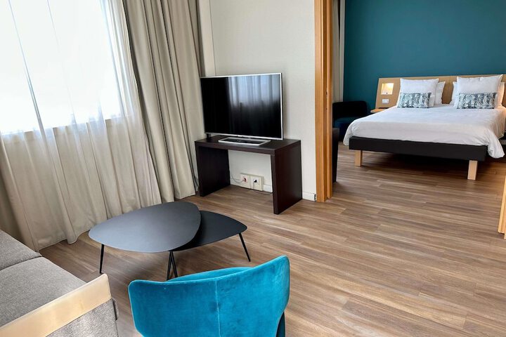 Room 32 of 188